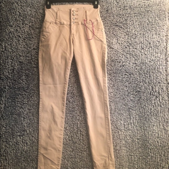 Beautiful Women’s ugh the pink skinny pants fly Button in the front Size 1 - Picture 1 of 12